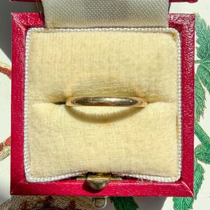 Vintage 14K Yellow Gold Domed Wedding Band Ring | Size 4.25 | c1971