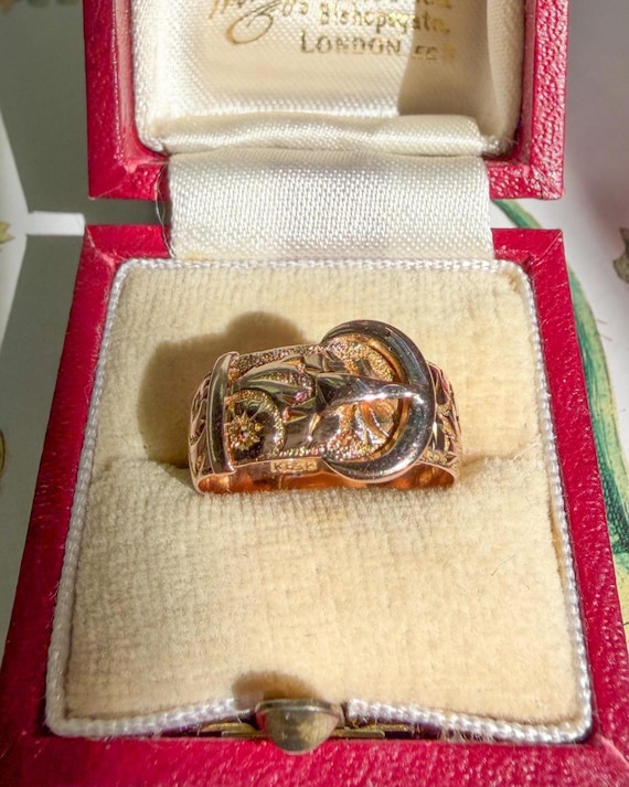 Antique Edwardian 9K Gold Hand Carved Buckle Ring, 1916 British Hallmarks