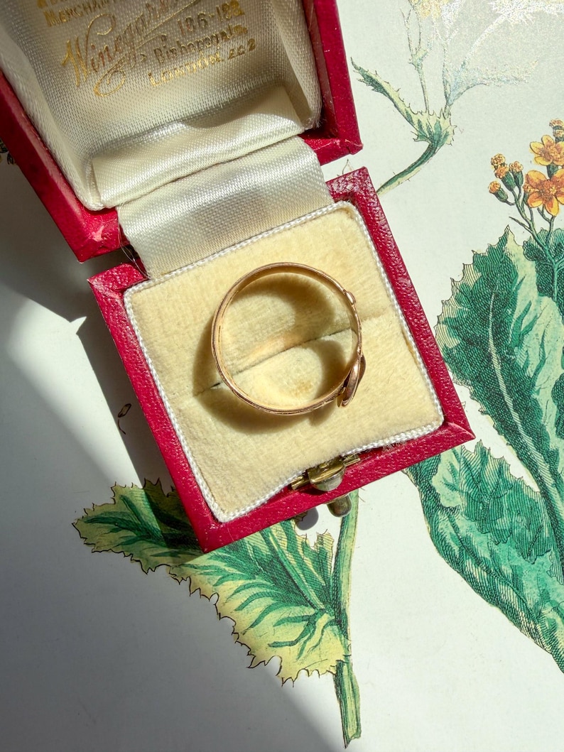 Antique Edwardian 9K Gold Hand Carved Buckle Ring, 1916 British Hallmarks image 7