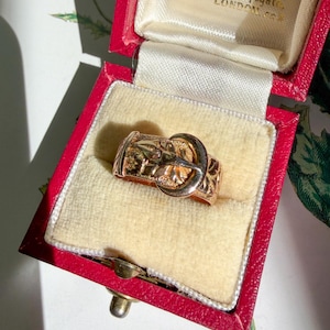 Antique Edwardian 9K Gold Hand Carved Buckle Ring, 1916 British Hallmarks image 5