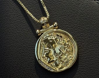 Collar con moneda romana de oro y medallón antiguo