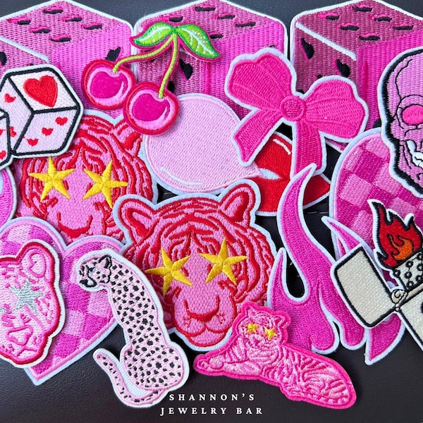 Parches hechos a mano en rosa y rojo: parches termoadhesivos, parches para gorras de camionero, parches estilo vaquero, parches modernos, parches para riñoneras, parches bordados, surtido