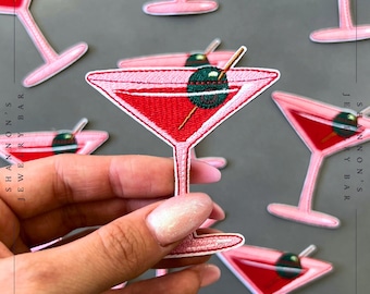 Écusson martini rose fait main - écussons martini, écussons thermocollants, écusson pour chapeau de camionneur, écusson tendance, écusson pour sac ceinture, écussons brodés