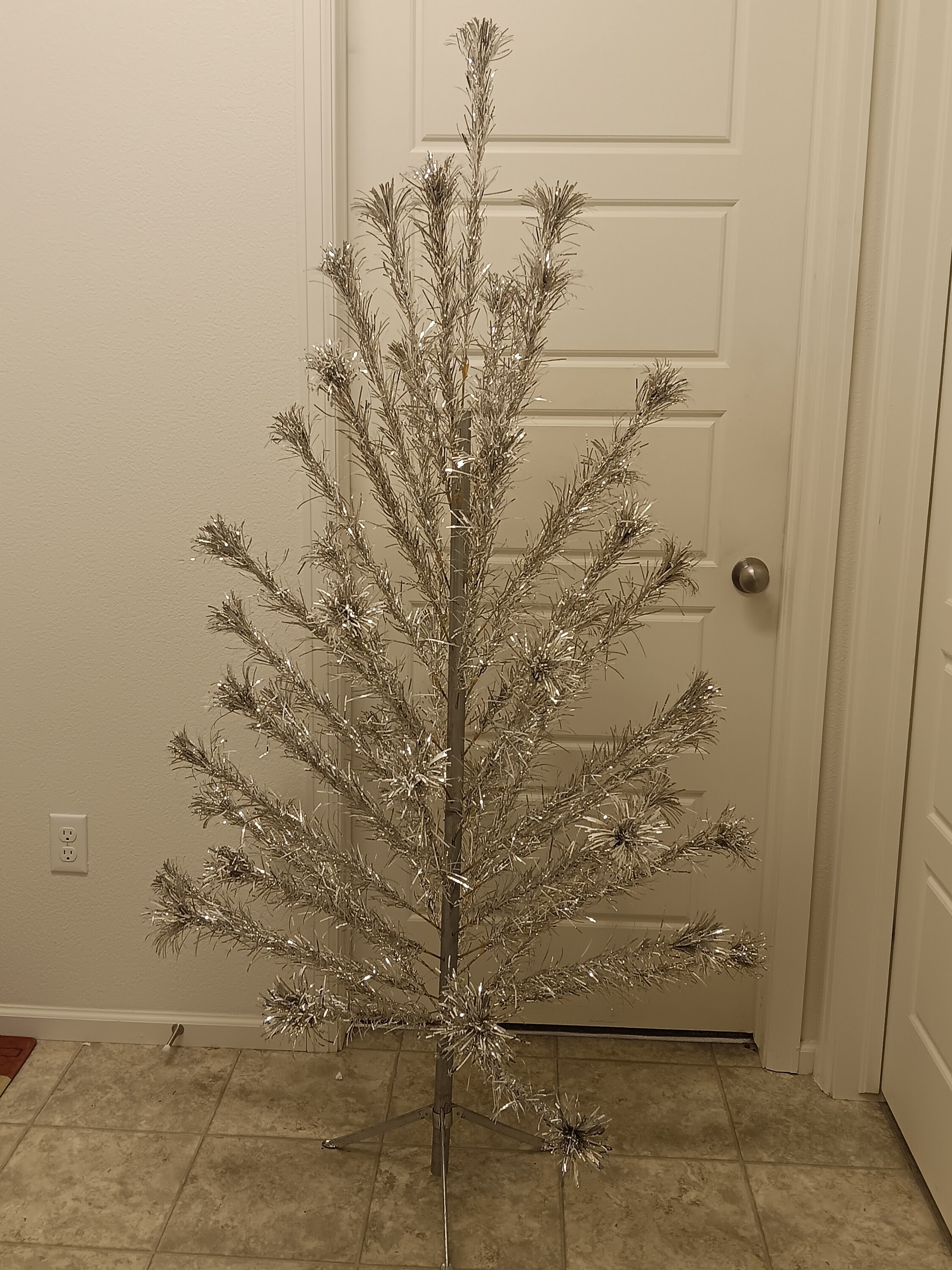 VINTAGE PECO 1950s 5 Ft 10 Silver Aluminum Tinsel Christmas Tree Etsy