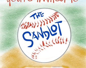 Könnte beinhalten: Ein Baseball mit den Worten "The Sandlot" in Blau darauf. Der Baseball befindet sich auf einem gelben und grünen Hintergrund mit dem Text "you're invited to" oben und "movie night!" unten.