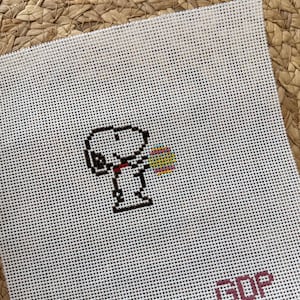Tela per ricamo a punto croce ispirata a Snoopy per Pasqua/Primavera / 18 maglie / motivo a punto croce / dipinta a mano