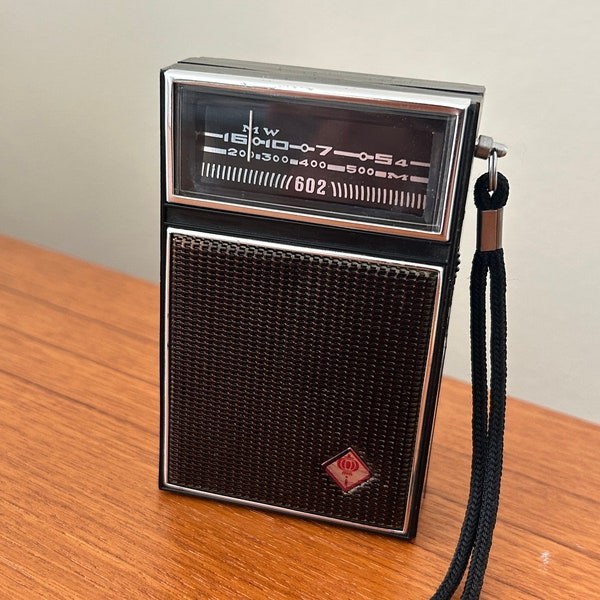 Vintage 1980s Chinese Transistor Radio.