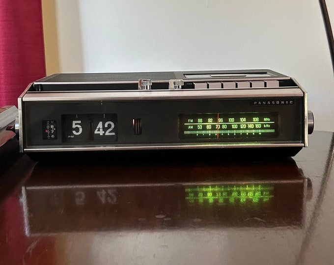 Vintage Panasonic Flip Clock Radio With Cassette 1970s Etsy