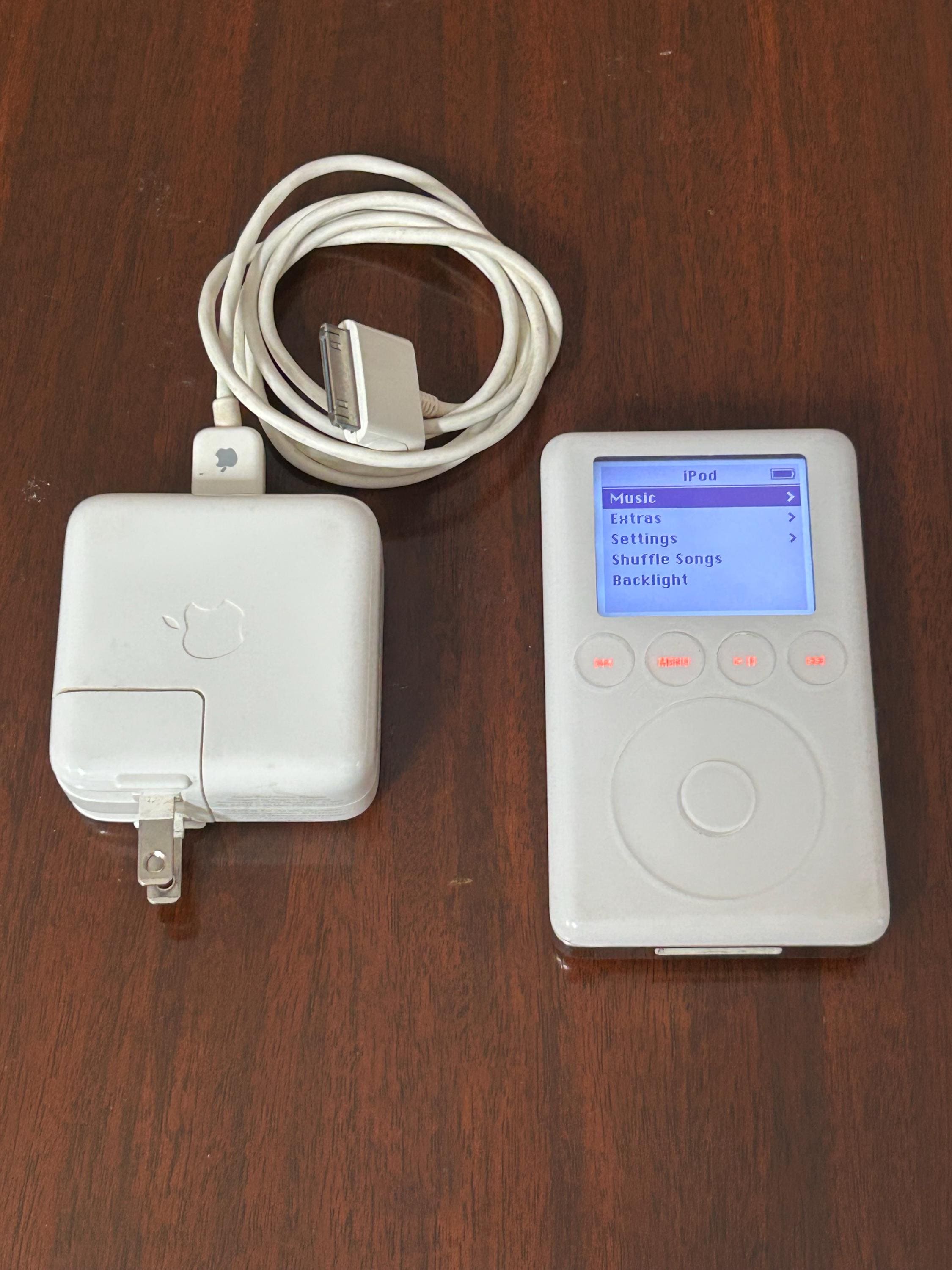 Ipod 3rd 第3世代 20gb 動作確認済み ケース付き Ipod 3rd 第3世代 20gb 動作確認済み ケース付き iPod 3rd（第3世代