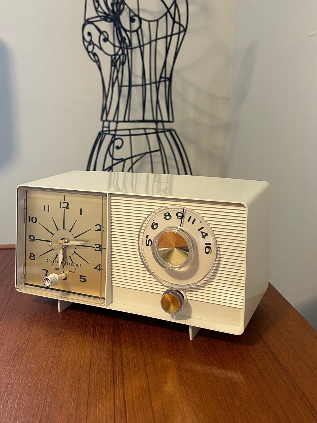 Vintage GE Clock Radio From 1962. Pristine and Working Great Etsy