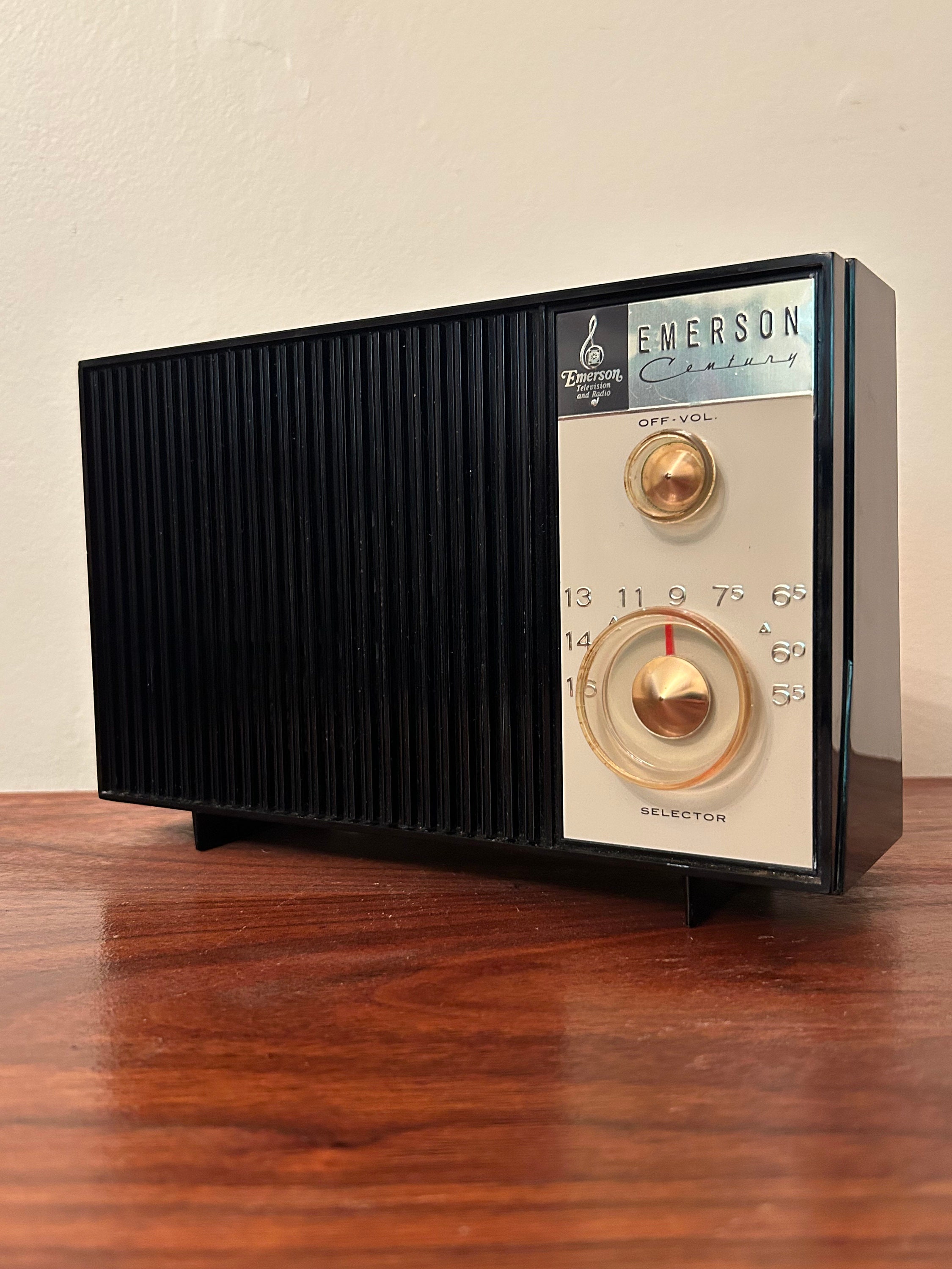 Vintage EMERSON Table Radio. Works Great. Model G1701from Etsy