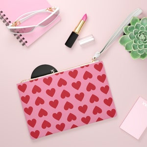 Jennifer&#39;s Body Heart Makeup Clutch Bag
