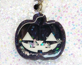 Glow in the Dark Pumpkin Shaker Keychain: Spooky Halloween Charm