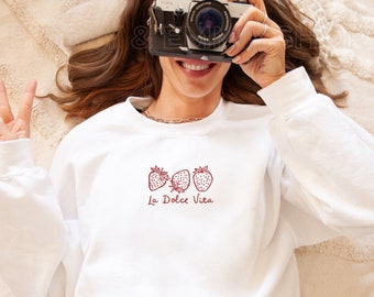 La Dolce Vita geborduurde aardbei sweater tomaat meisje zomer shirt Italia shirt kust kleindochter oud geld esthetiek plus size