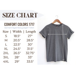 Pode incluir: Tabela de tamanhos para uma camiseta de peso pesado tingida em pe&ccedil;a Comfort Colors 1717. A tabela mostra a largura e o comprimento em polegadas para os tamanhos S a 4XL.