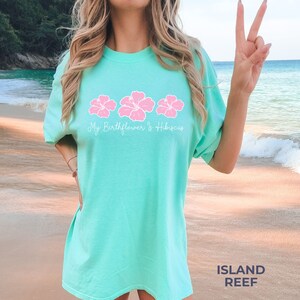 Hibiscus Shirt Coconut Girl Birth Flower Shirt Beachy Shirts Ocean Inspired Style Preppy Stuff VSCO Shirt Comfort Colors Plus Size
