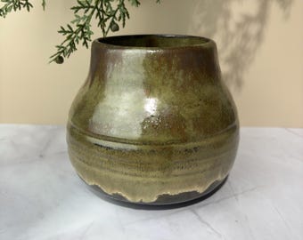 手作りの陶器製花瓶、陶器、手作りの装飾品、ギフト、緑、茶色