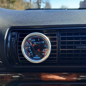 Audi A4 Gauge in Vent.