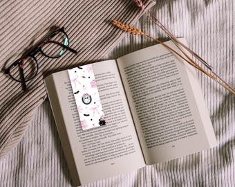 Halloween Holographic Magnetic Bookmarks – Spooky Cute Page Holders