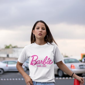 t-shirt com as citações de eu sou uma barbie girl - TenStickers