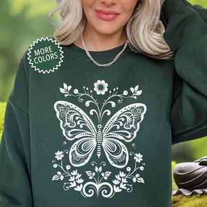 Retro vintage style butterfly sweatshirt, Floral sweater, Graphic tees Flowers, Cottagecore fashion gift, Gardener gifts, butterfly lover
