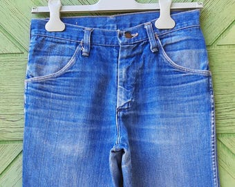 1970s Vintage Wrangler bell bottom jeans size 26