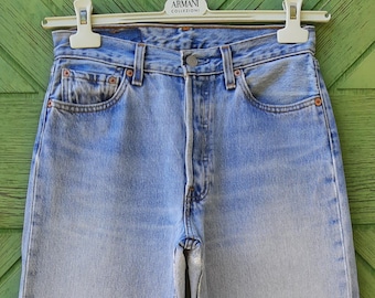 90s vintage Levis 501 jeans lightwash USA size 27-28