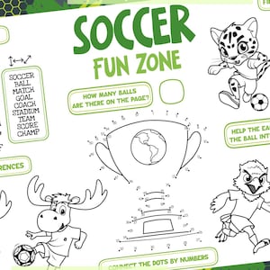 以下が含まれることがあります： サッカーをテーマにした塗り絵とアクティビティが施された白いプレースマット。単語検索、点つなぎ、迷路、影合わせゲームが含まれています。「Soccer Fun Zone」の文字が含まれており、3つのサイズ（27.9x43.2 cm、21.6x27.9 cm、A4）があります。