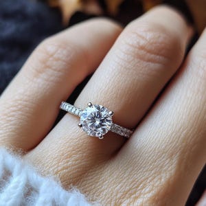 18K White Gold Ring with Lab Diamonds