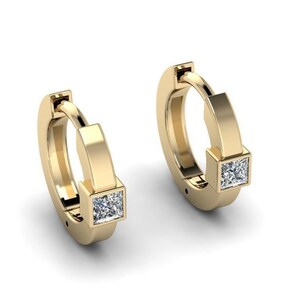 9K Yellow Gold Earring with 4MM Princess cut Moissanite.