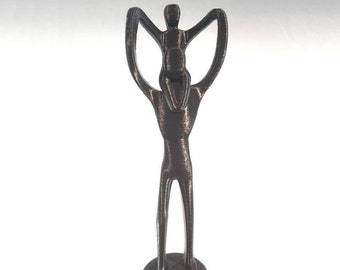 Father and Child Statue