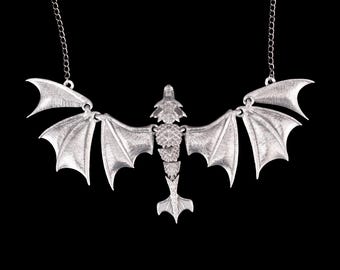 Collar con dije Colmillo Ascendente