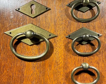 European Keyhole Covers and Ring Pulls with Diamond Backplates Set by QCL Old World Brass