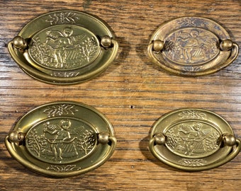Hepplewhite Oval Drawer Pulls with Cupid Antiqued Brass Lot of 4 NOS