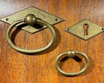 European Keyhole Covers and Ring Pulls with Diamond Backplates Set by QCL Antique Patina