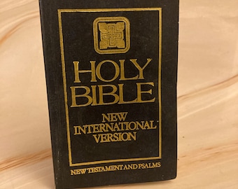 1986 Holy Bible NIV paperback pocket Bible - (Ref x227)