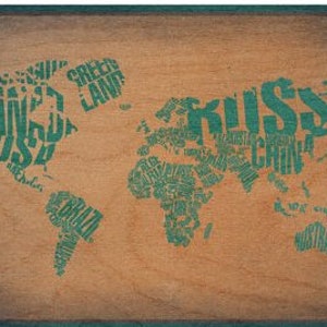 Carte du monde, typographie (cartes postales en bois de bouleau 4x6