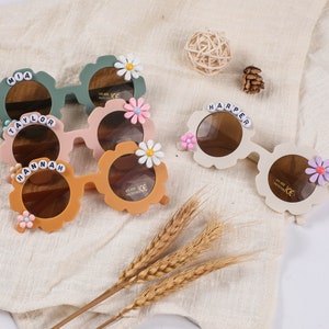 Bloemenmeisjes gepersonaliseerde naam zonnebril | UV400-bescherming | Peutercadeau | Kindercadeau | Gepersonaliseerde zonnebril voor kinderen Bloemenmeisje zonnebril
