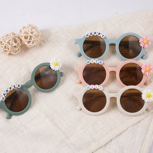 Floral Daisy Girls Personalized Name Sunglasses|UV400 Protection |Toddler Gift|Kids Gift | Kids Personalized Sunglasses