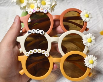 Lunettes de soleil personnalisées avec prénom floral pour filles | Protection UV400 | Cadeau pour tout-petit | Cadeau pour enfant | Lunettes de soleil personnalisées pour enfants