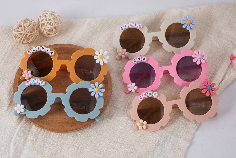 Lunettes de soleil personnalisées avec prénom floral pour filles Protection UV400 Cadeau pour tout-petit Cadeau pour enfant Lunettes de soleil personnalisées pour enfants image 6