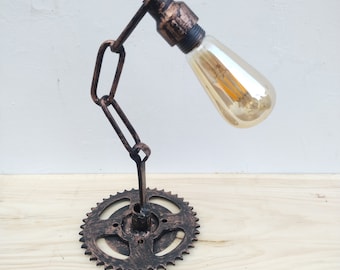 Handcrafted Metal Gear Table Lamp: Retro Industrial Desk Decor