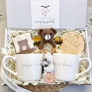 Neue Eltern Geschenkbox, geschlechtsneutrales Geschenk, neues Babygeschenk, Geschlecht enthüllen Geschenk, Schwangerschaftsgeschenk, Mutter und Baby-Geschenkset mit Rassel, Geschenk nach der Geburt