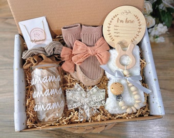 New baby girl gift set with blanket,New mom gift, pregnancy gift,  baby shower gift, Baby Hamper,new mom gift, postpartum gift for new mom