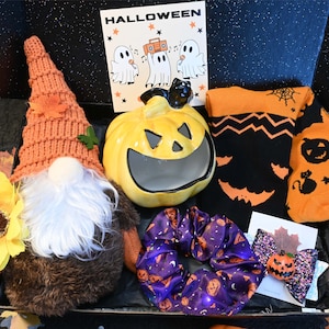 Fall Gift Box,Women&#39;s Halloween Box,Halloween Gift Box with Pumpkin Light,Halloween Gift Box for her, Halloween Gift Box for Daughter