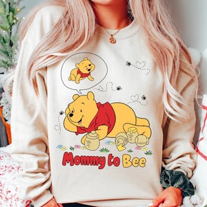 Personalized Disney Winnie The Pooh Mommy To Bee Pregnancy T-Shirt, Pregnancy Reveal Shirt ,Gift for New Mom, Pregnant Pooh Tee, Mother day