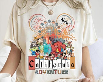 カスタムネーム ディズニーランド カリフォルニア アドベンチャー Tシャツ、ディズニーランド ファミリー バケーション Tシャツ、ディズニー旅行シャツ、ディズニーランド ファミリーお揃いシャツ