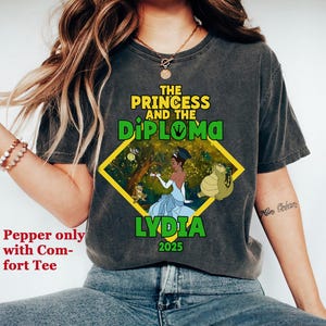 Camiseta personalizada de la princesa Tiana de Disney y el diploma 2025, camiseta personalizada de viaje de graduación de Disney, camiseta personalizada de graduación de princesa