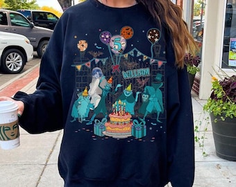 Camiseta personalizada de cumpleaños de Halloween de Disney La Mansión Encantada, camiseta de fiesta de Halloween de Disneyland, camiseta de cumpleaños de fantasmas haciendo autostop con sombrero de fantasma.