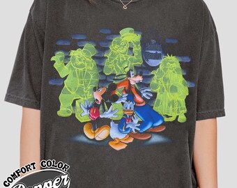 Camiseta divertida de Mickey y sus amigos haciendo autostop con fantasmas de La Mansión Embrujada, camiseta a medio camino de Halloween, fiesta de Halloween no tan aterradora de Mickey